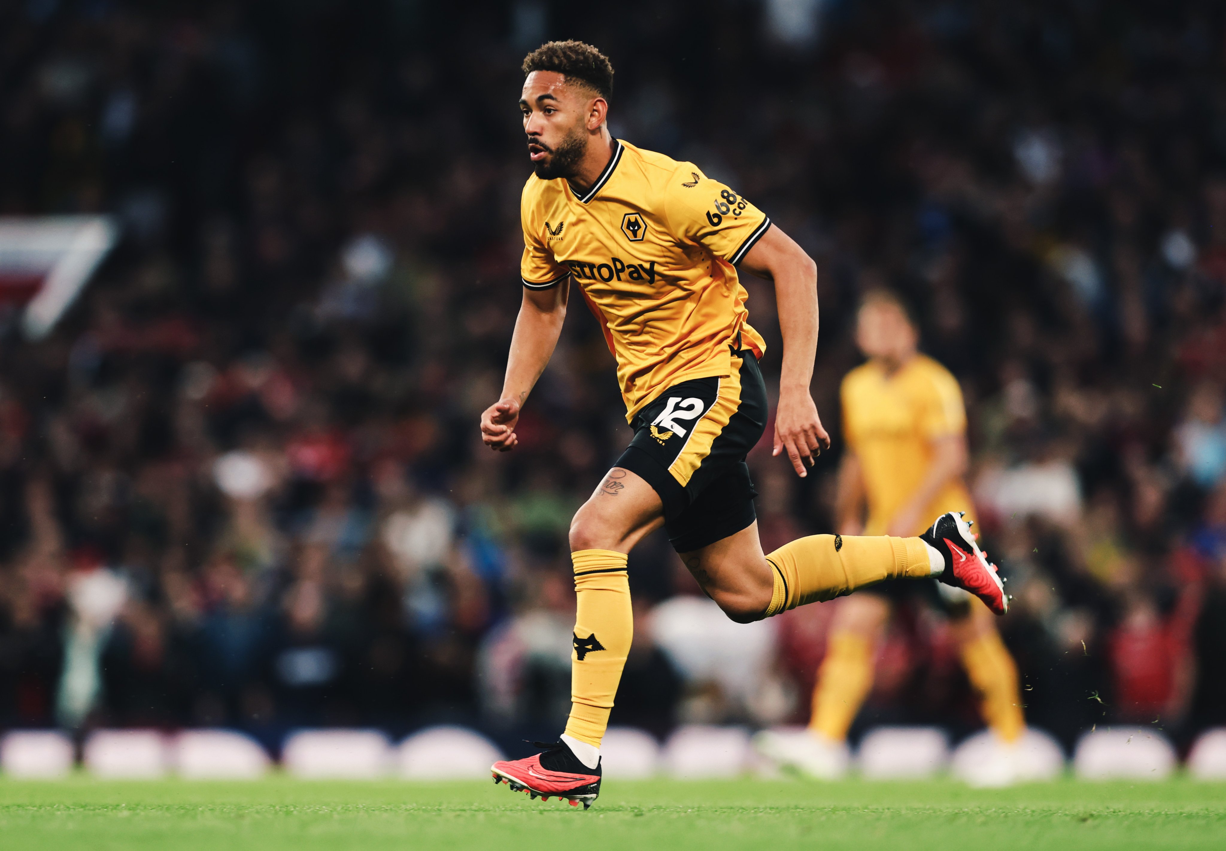 关于狼队客场逼平伯明翰，保持不败势头的信息