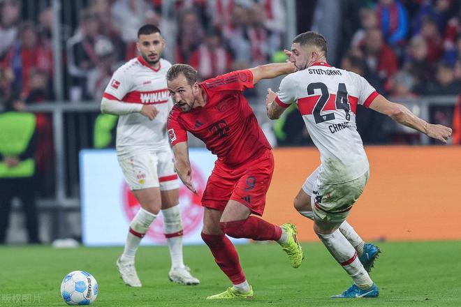 关于斯图加特球队在比赛中遭遇困境，需调整战术的信息