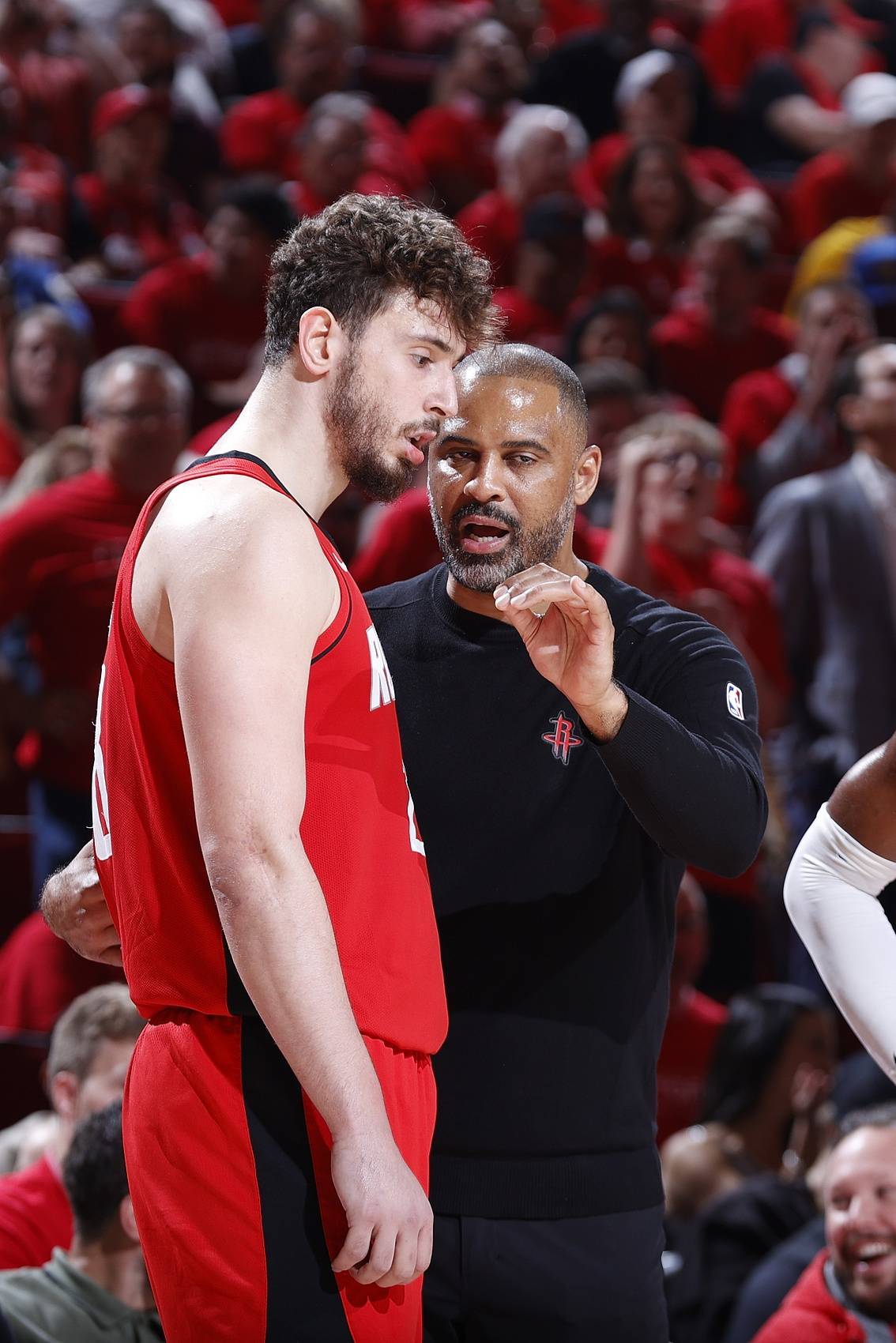 巴特勒绝杀时刻，迎来胜利点燃赛场，险胜迎来胜利！的简单介绍